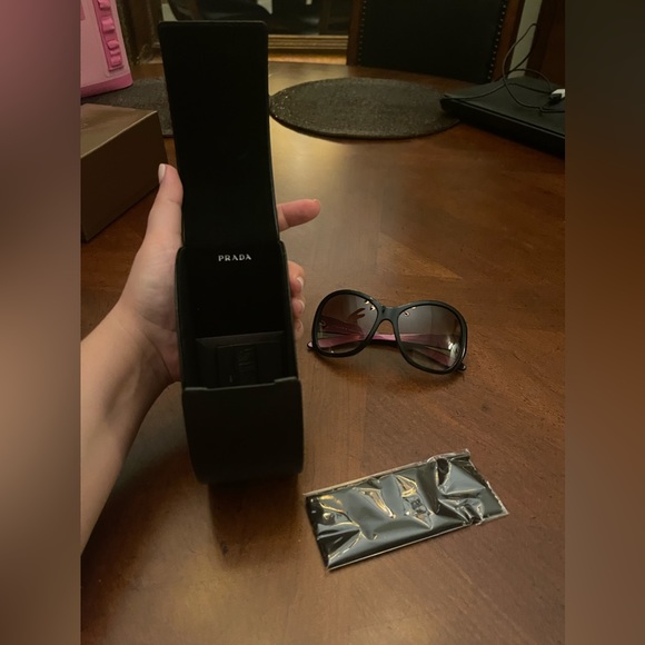 PRADA black oversized Sunglasses Vintage Circa 2000’s, case, cloth and authentic - Picture 8 of 10